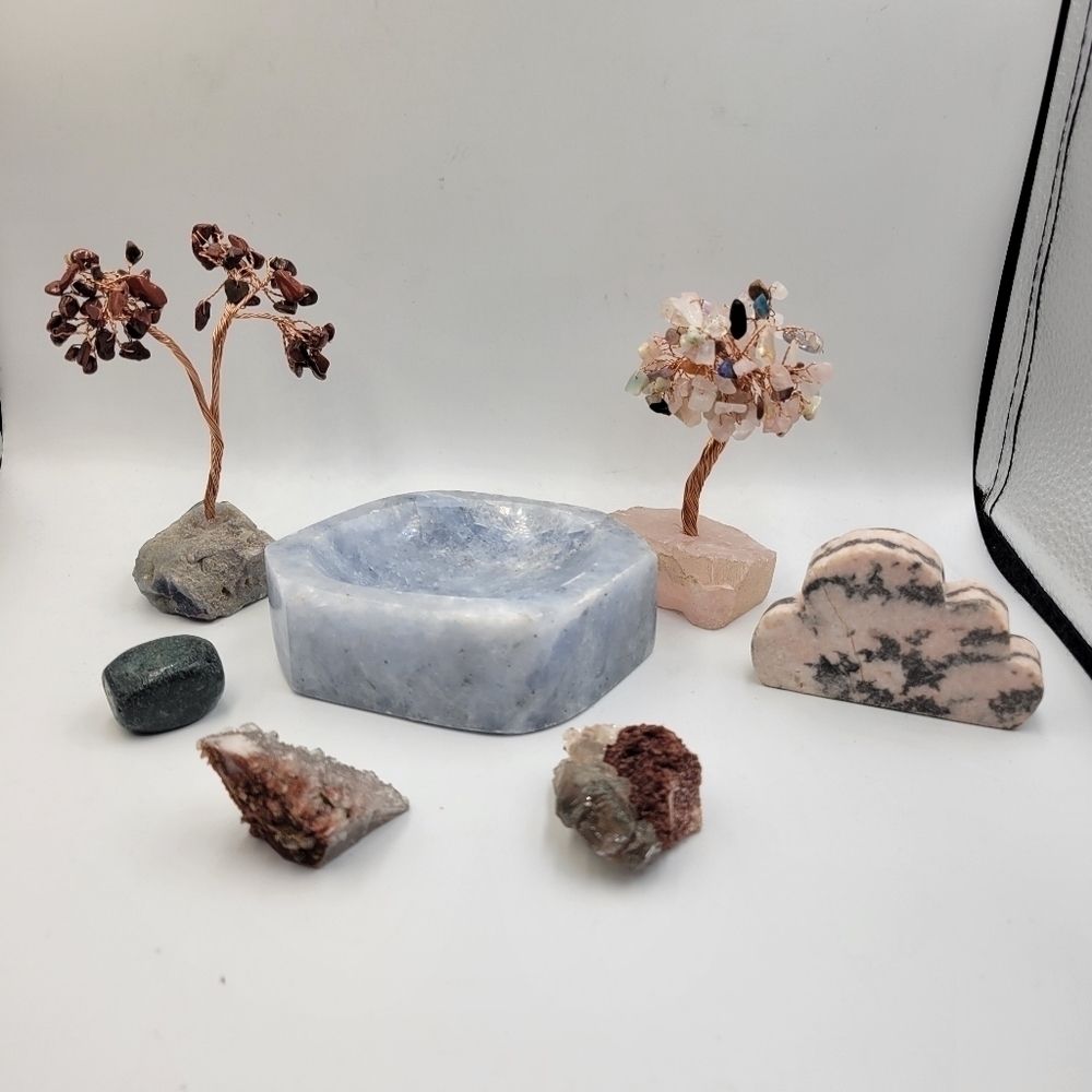 Assorted crystal bundle with Decorative Trees
